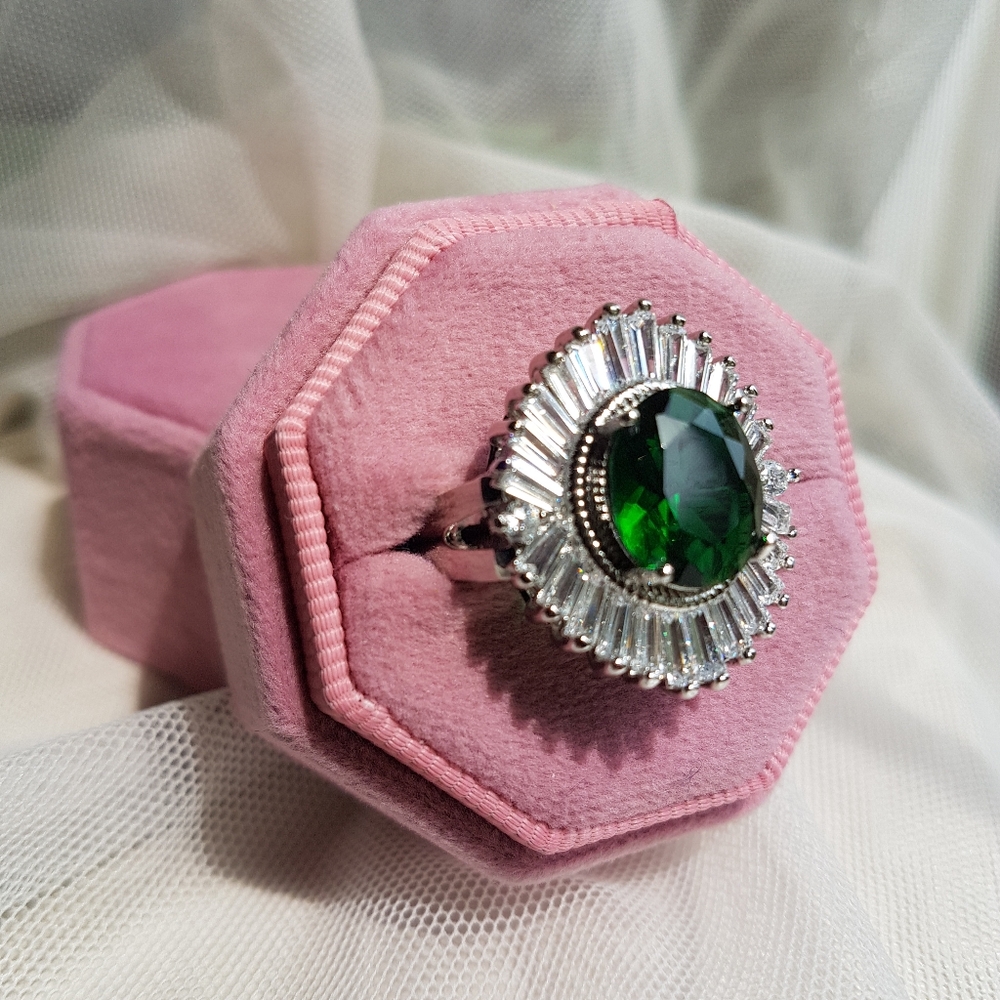 Swarovski Elements 925 Silver Emerald Green Oval Baguette Starburst Ring NEW - Picture 12 of 13
